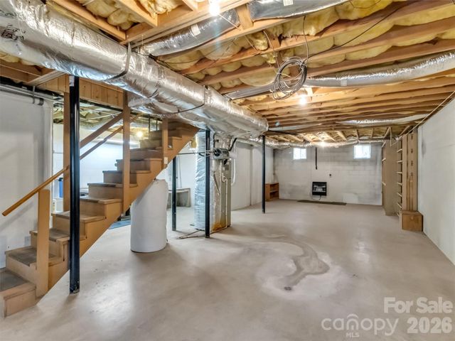 122 Vinewood Drive, Waynesville, NC 28786