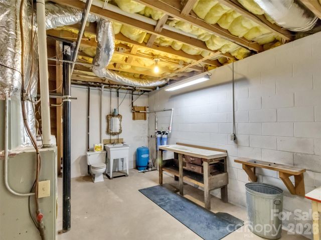 122 Vinewood Drive, Waynesville, NC 28786