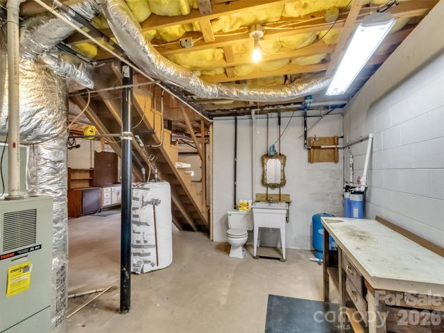 122 Vinewood Drive, Waynesville, NC 28786