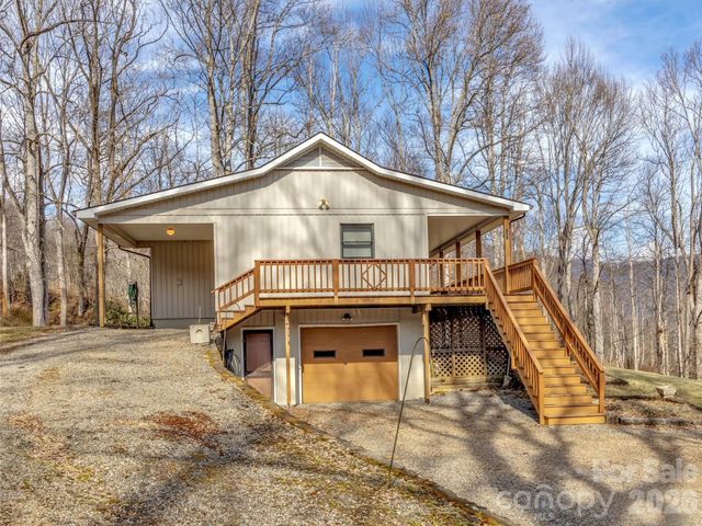 122 Vinewood Drive, Waynesville, NC 28786