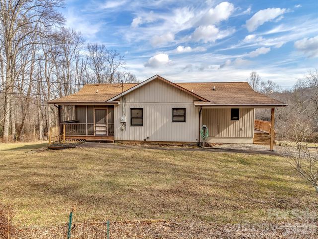 122 Vinewood Drive, Waynesville, NC 28786