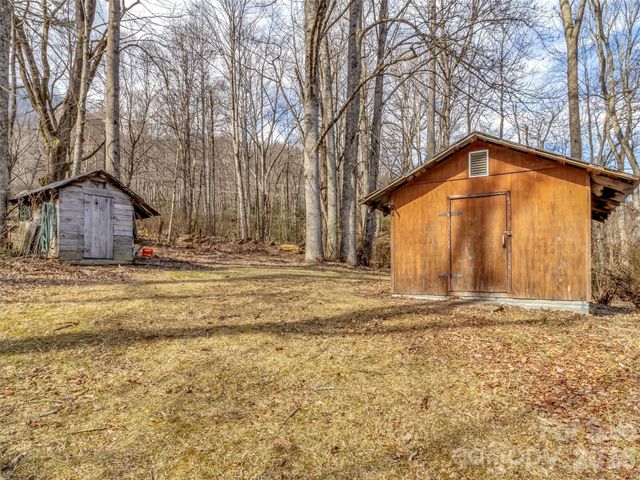 122 Vinewood Drive, Waynesville, NC 28786