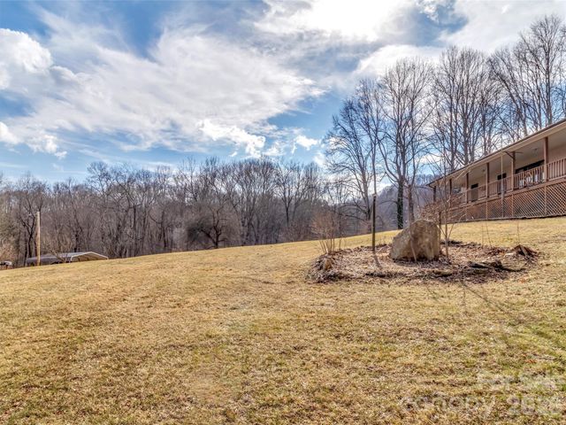 122 Vinewood Drive, Waynesville, NC 28786