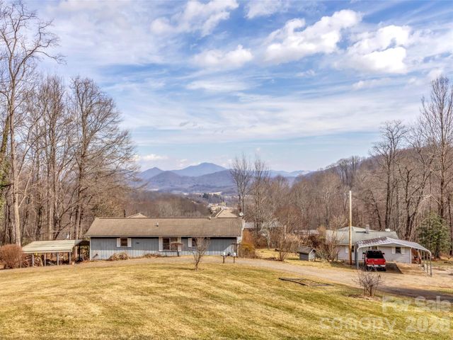 122 Vinewood Drive, Waynesville, NC 28786