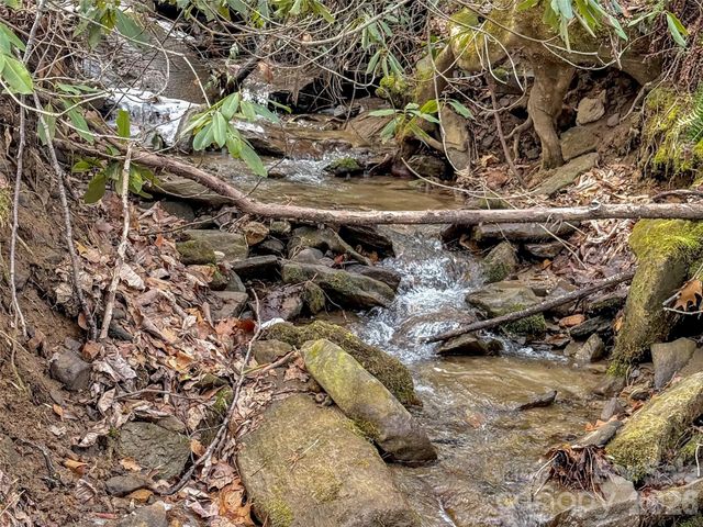 122 Vinewood Drive, Waynesville, NC 28786