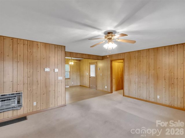 122 Vinewood Drive, Waynesville, NC 28786