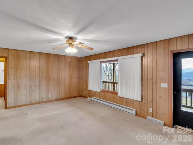 122 Vinewood Drive, Waynesville, NC 28786