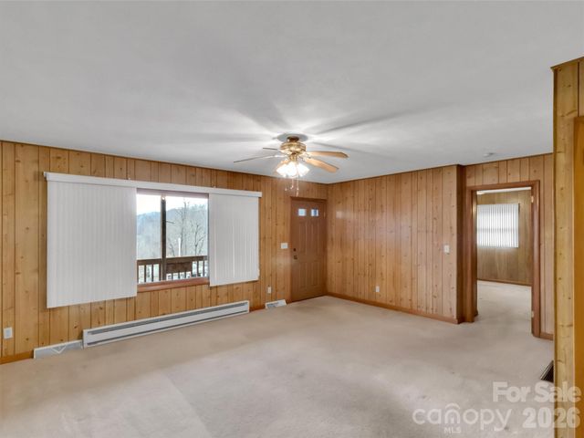 122 Vinewood Drive, Waynesville, NC 28786