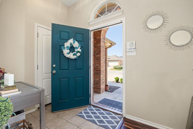 1009 Zeus CIR, Round Rock, TX 78665