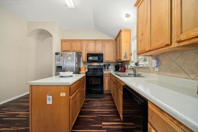 1009 Zeus CIR, Round Rock, TX 78665