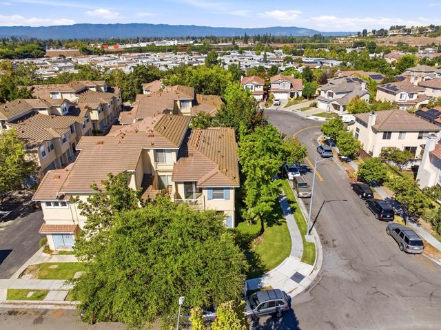 513 Manhattan Place, San Jose, CA 95136