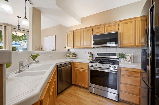 513 Manhattan Place, San Jose, CA 95136