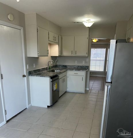 151 Deville Dr, Mary Esther, FL 32569