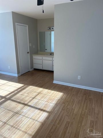 151 Deville Dr, Mary Esther, FL 32569