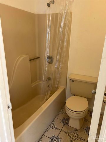 151 Deville Dr, Mary Esther, FL 32569