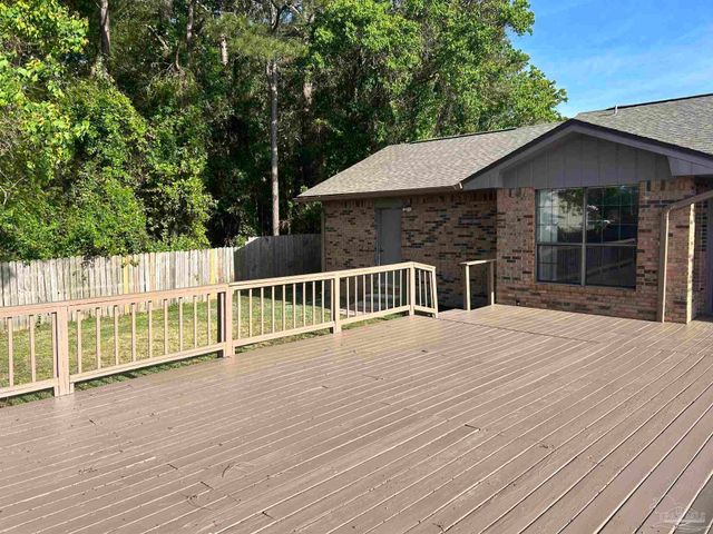 151 Deville Dr, Mary Esther, FL 32569