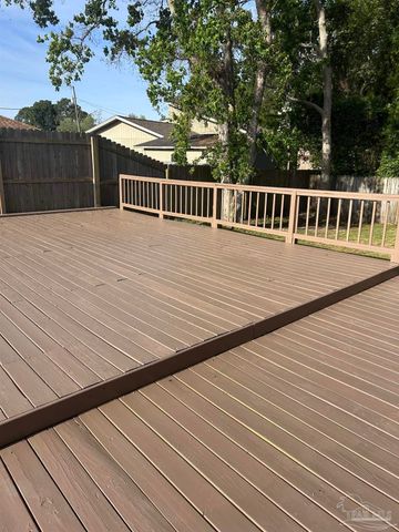 151 Deville Dr, Mary Esther, FL 32569
