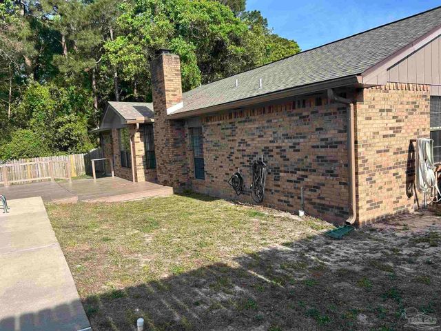 151 Deville Dr, Mary Esther, FL 32569