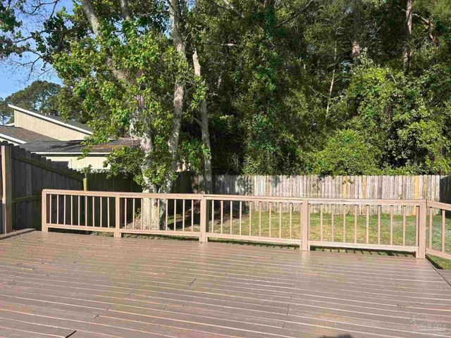 151 Deville Dr, Mary Esther, FL 32569