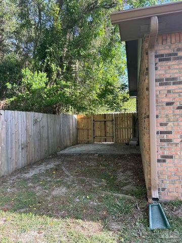 151 Deville Dr, Mary Esther, FL 32569