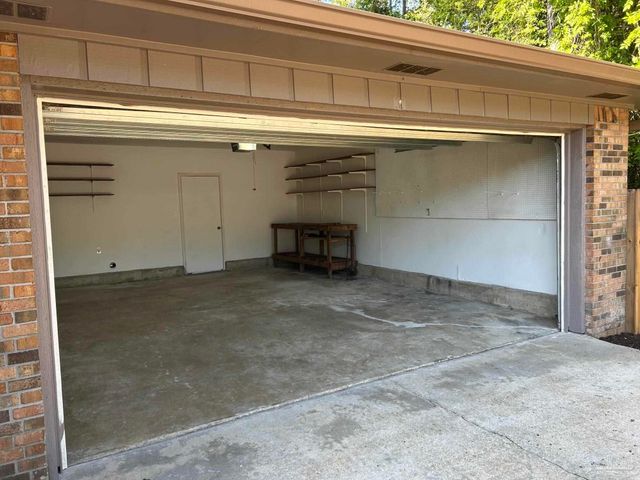 151 Deville Dr, Mary Esther, FL 32569