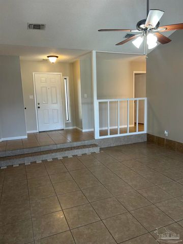 151 Deville Dr, Mary Esther, FL 32569