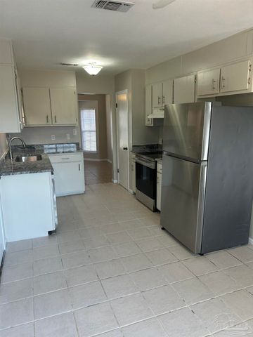 151 Deville Dr, Mary Esther, FL 32569