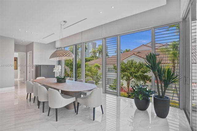 3750 Yacht Club Dr TH1, Aventura, FL 33180