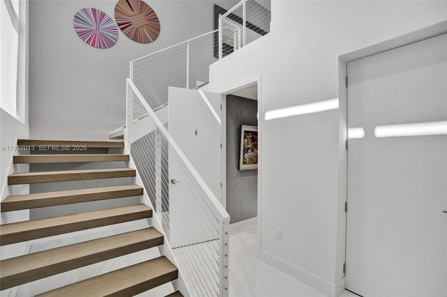 3750 Yacht Club Dr TH1, Aventura, FL 33180