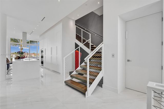 3750 Yacht Club Dr TH1, Aventura, FL 33180