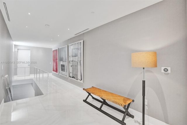 3750 Yacht Club Dr TH1, Aventura, FL 33180