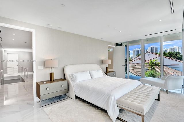 3750 Yacht Club Dr TH1, Aventura, FL 33180