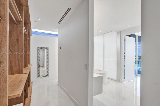 3750 Yacht Club Dr TH1, Aventura, FL 33180