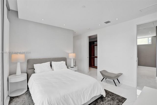 3750 Yacht Club Dr TH1, Aventura, FL 33180