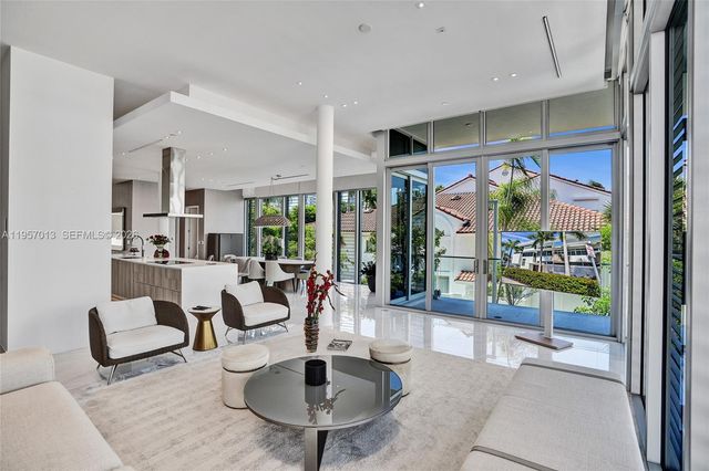 3750 Yacht Club Dr TH1, Aventura, FL 33180