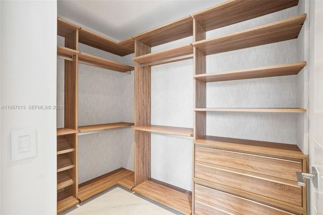 3750 Yacht Club Dr TH1, Aventura, FL 33180