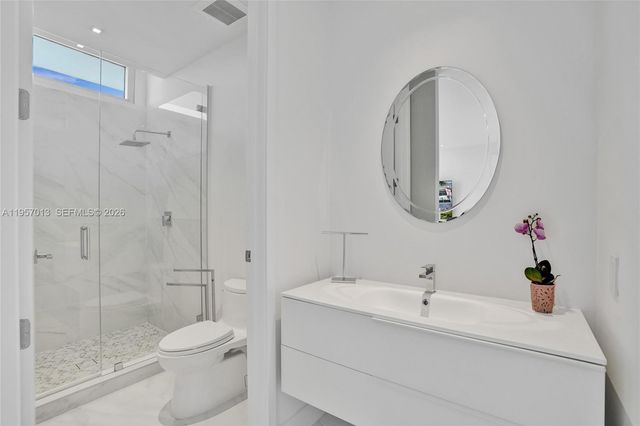 3750 Yacht Club Dr TH1, Aventura, FL 33180