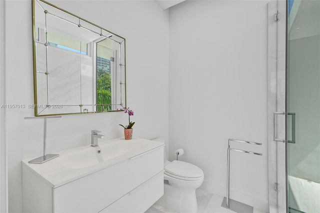 3750 Yacht Club Dr TH1, Aventura, FL 33180