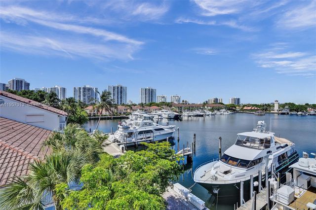 3750 Yacht Club Dr TH1, Aventura, FL 33180
