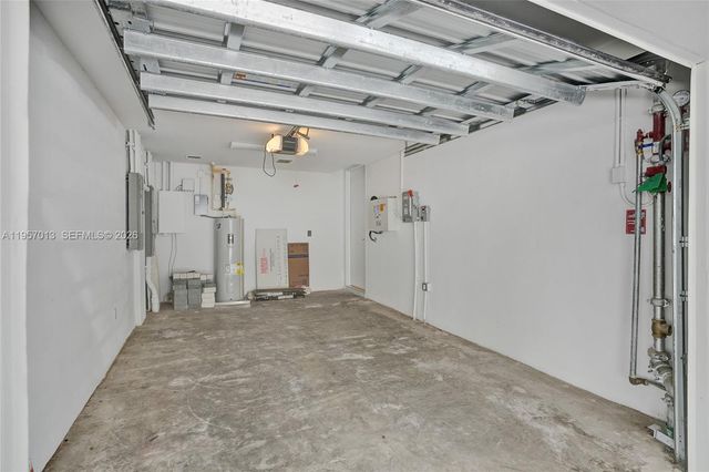 3750 Yacht Club Dr TH1, Aventura, FL 33180