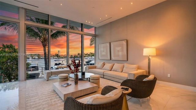 3750 Yacht Club Dr TH1, Aventura, FL 33180