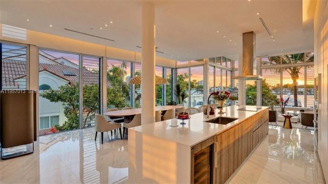 3750 Yacht Club Dr TH1, Aventura, FL 33180