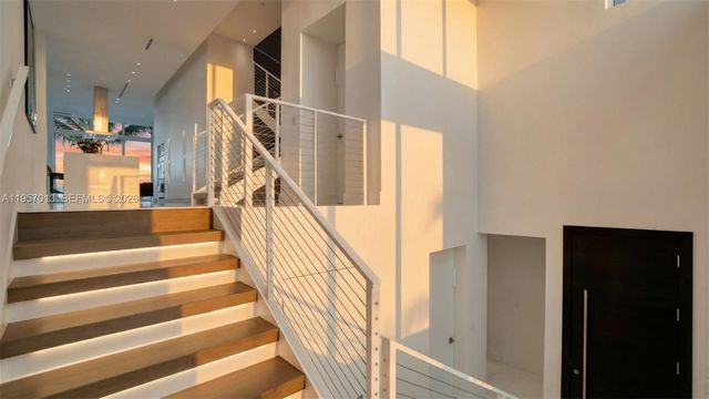 3750 Yacht Club Dr TH1, Aventura, FL 33180