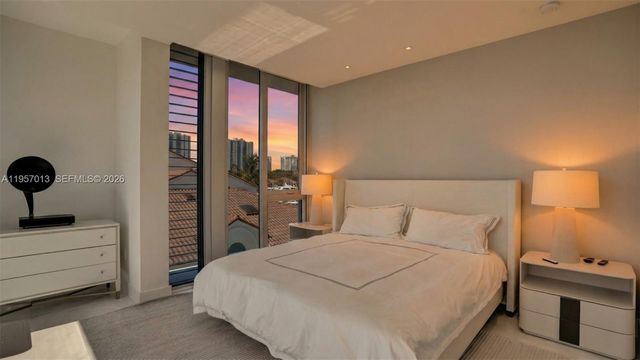 3750 Yacht Club Dr TH1, Aventura, FL 33180