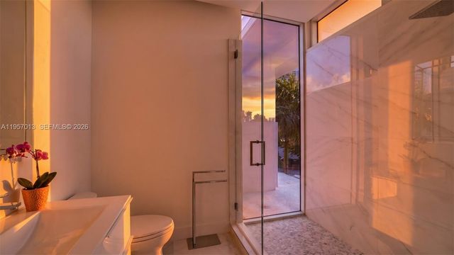 3750 Yacht Club Dr TH1, Aventura, FL 33180