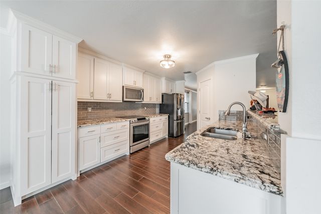337 Snapdragon Court, Burleson, TX 76028