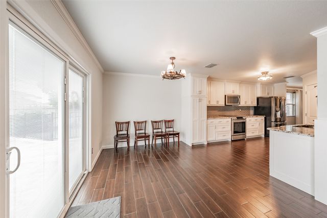 337 Snapdragon Court, Burleson, TX 76028