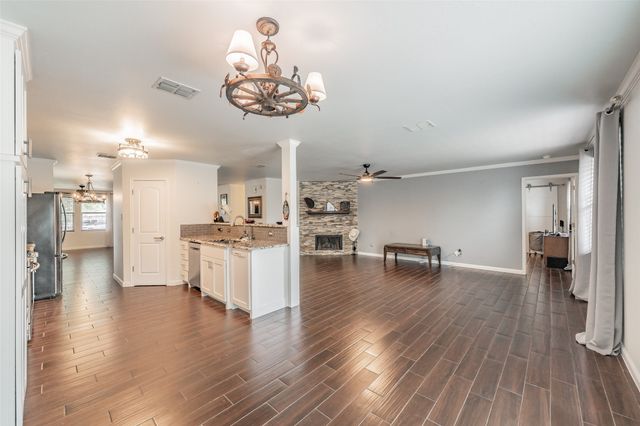 337 Snapdragon Court, Burleson, TX 76028