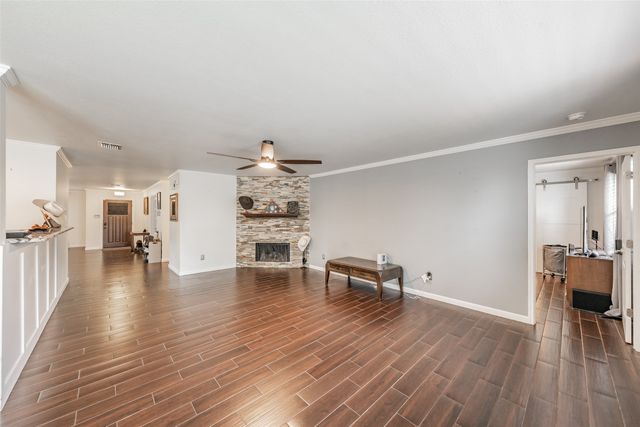 337 Snapdragon Court, Burleson, TX 76028