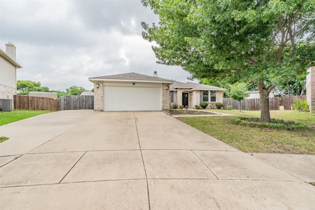 337 Snapdragon Court, Burleson, TX 76028